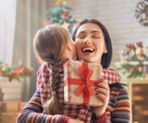 Best Christmas gifts for Mom From Daughter 2023