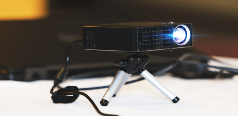 outdoor-projector-2023